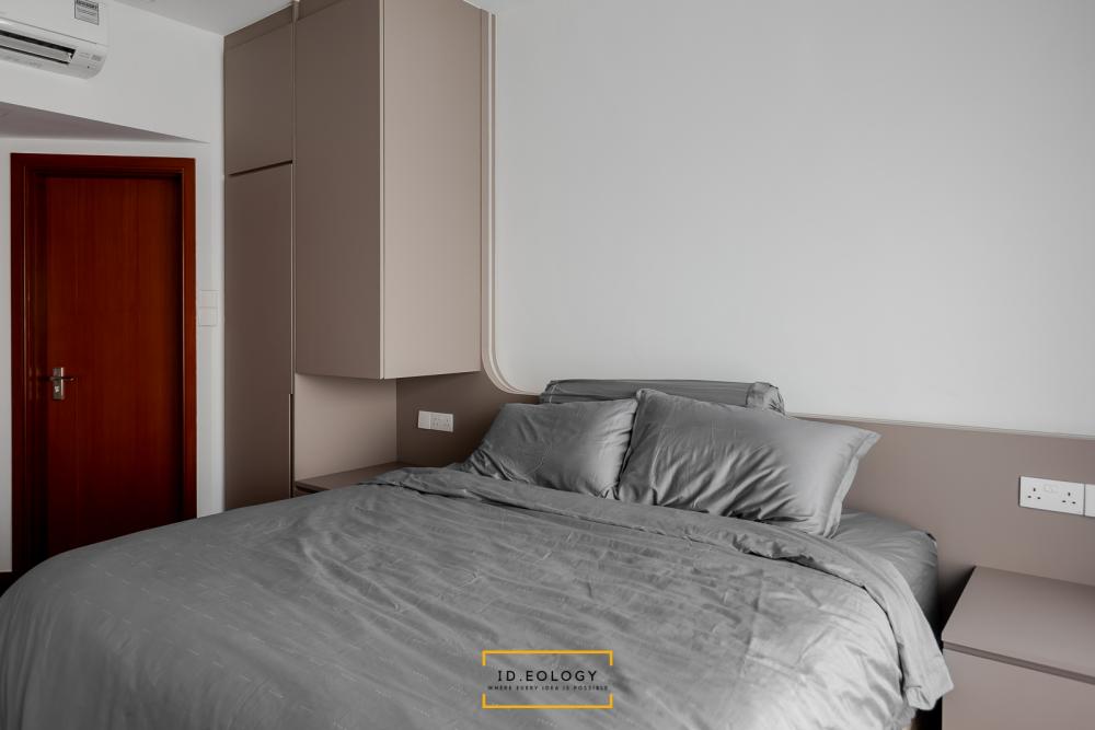 Contemporary Bedroom with Homogeneous Tiles and Herringbone Tiling
