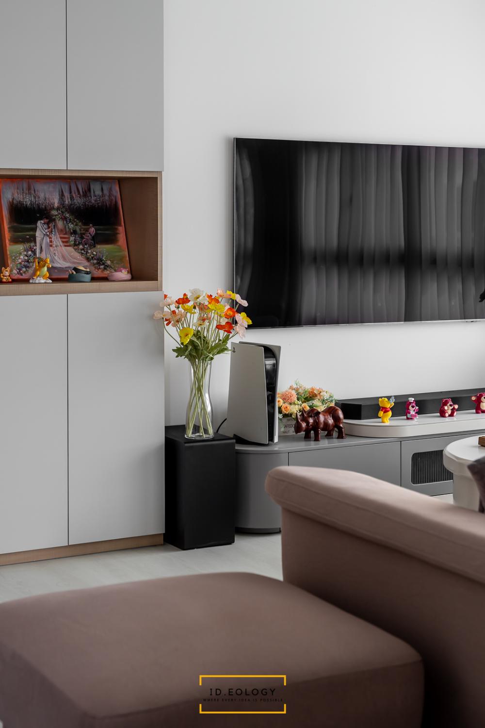 Contemporary Living Room with Granite Floor and Marble Floor