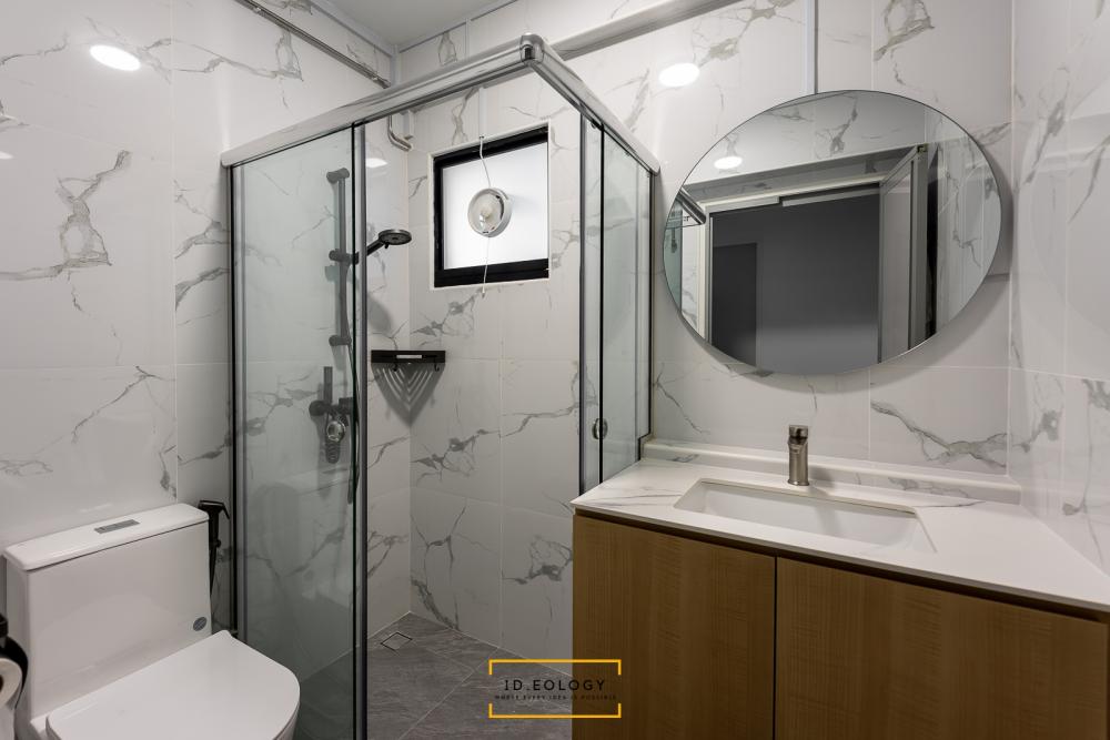 Contemporary Bathroom with Mirror and Shower Screen