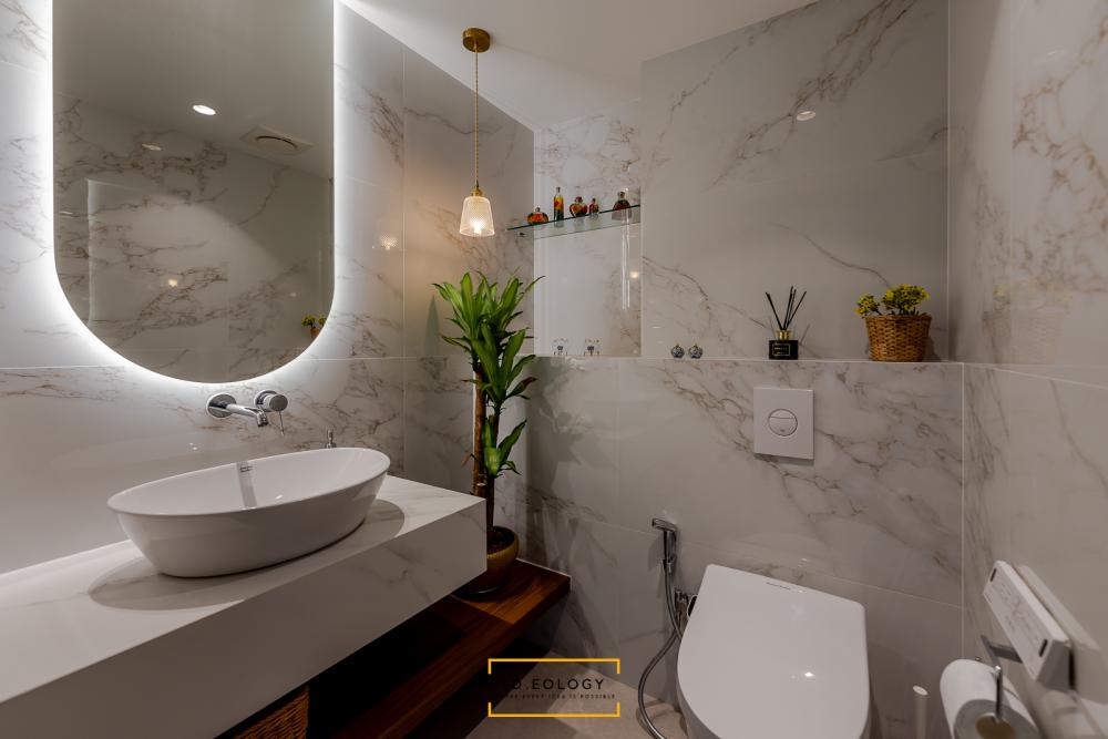 Contemporary Bathroom with Mirror and Shower Screen