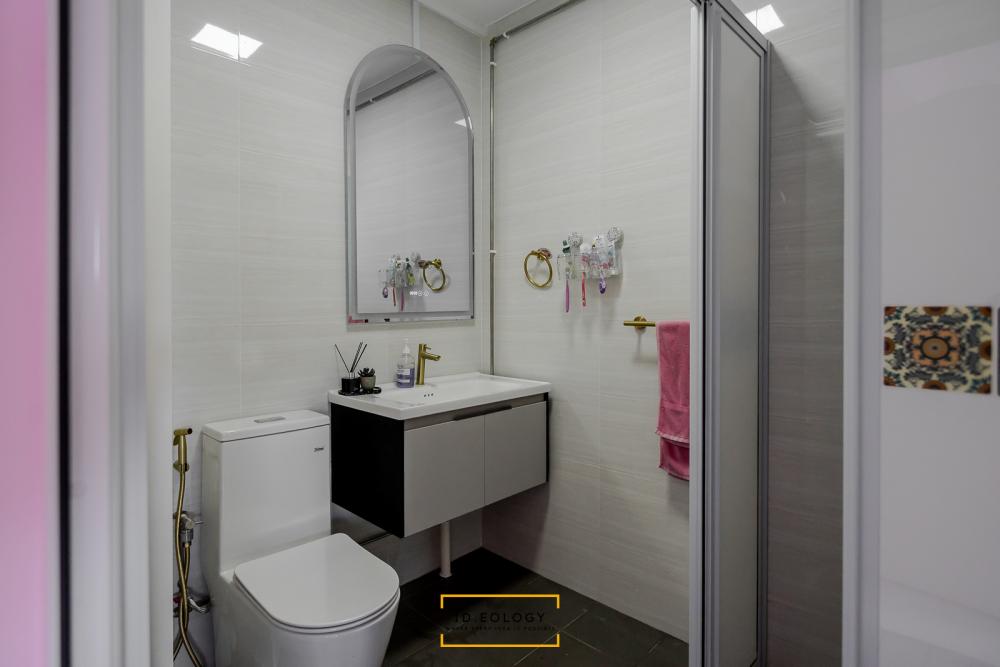 Country Bathroom with Mirror and Bathroom Accessories