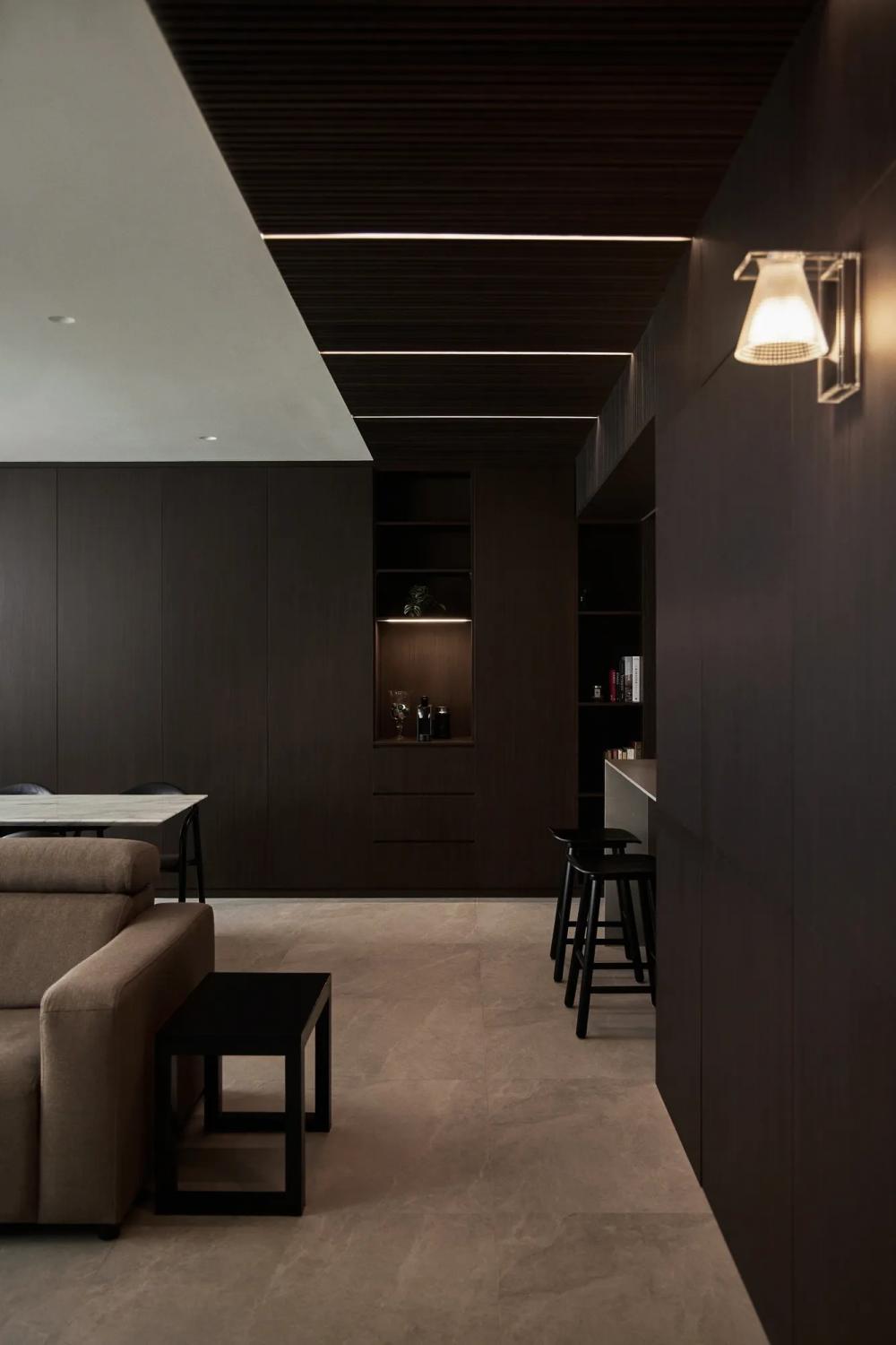 Contemporary Living Room with Countertop and Homogeneous Tiles