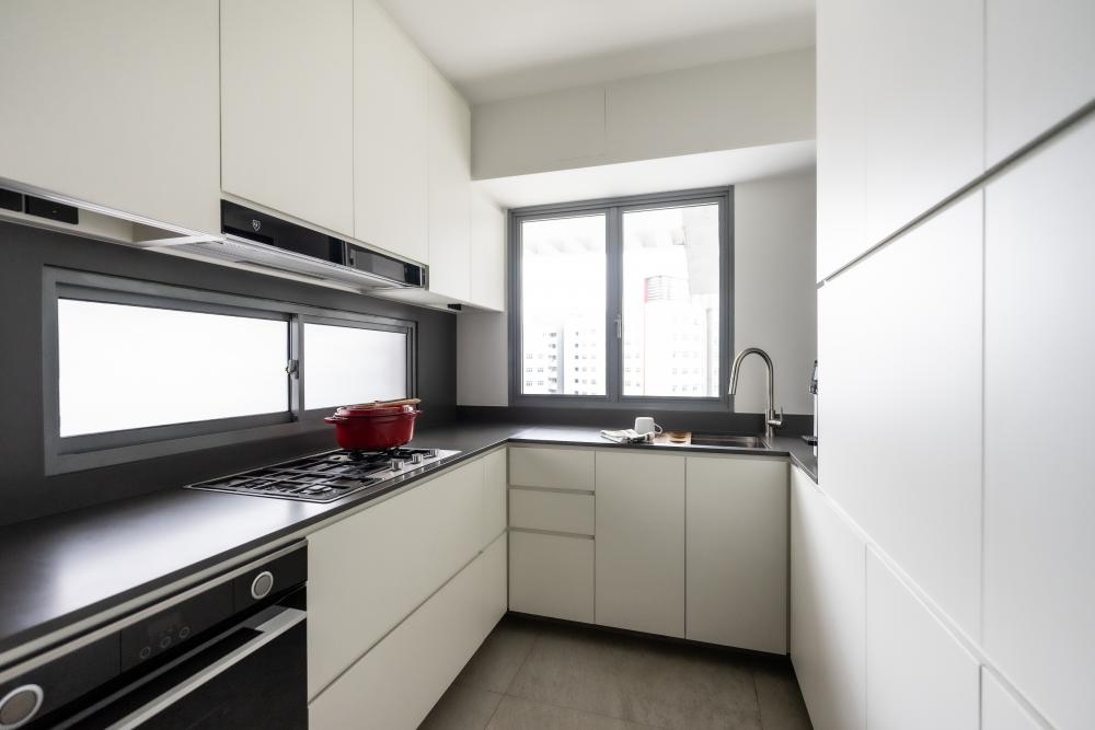 Minimalist Kitchen with Countertop and Homogeneous Tiles