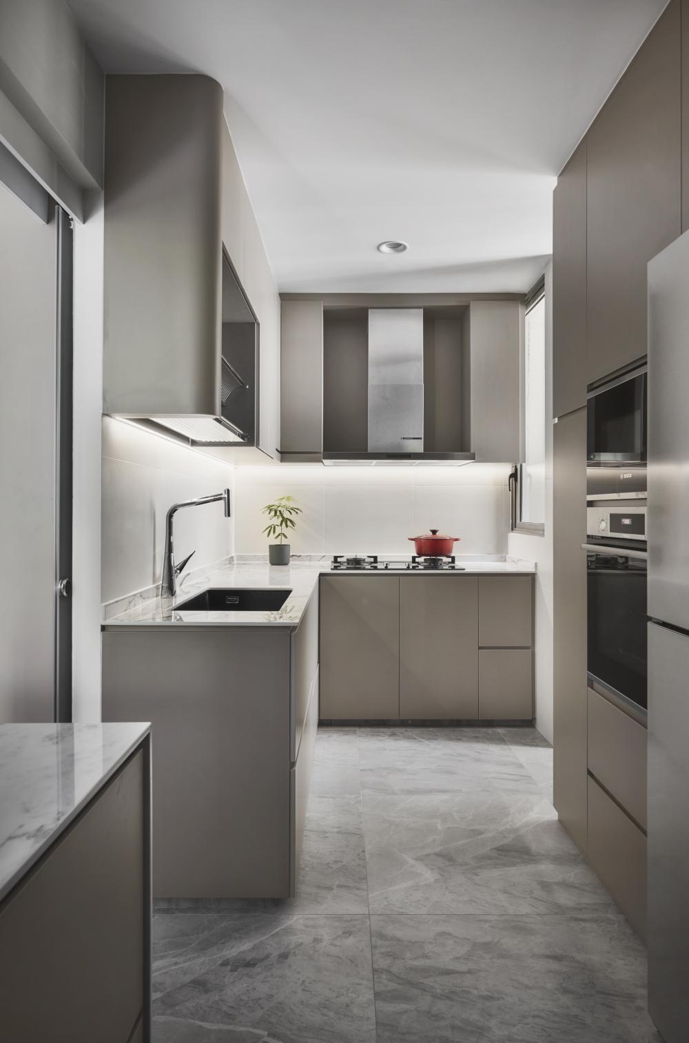 Contemporary Kitchen with Countertop and Homogeneous Tiles