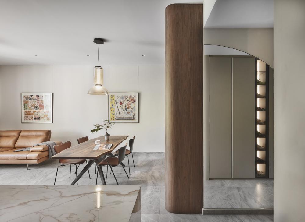 Contemporary Dining Room with Drop Ceiling and Dining Table