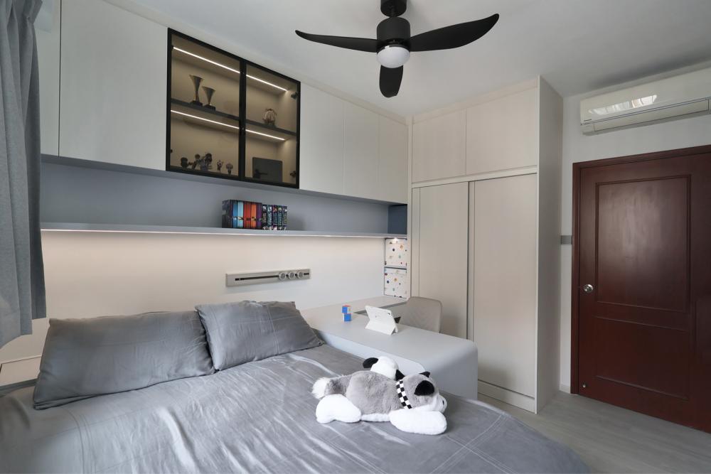 Minimalist Bedroom with Vinyl Flooring and Ceiling Light
