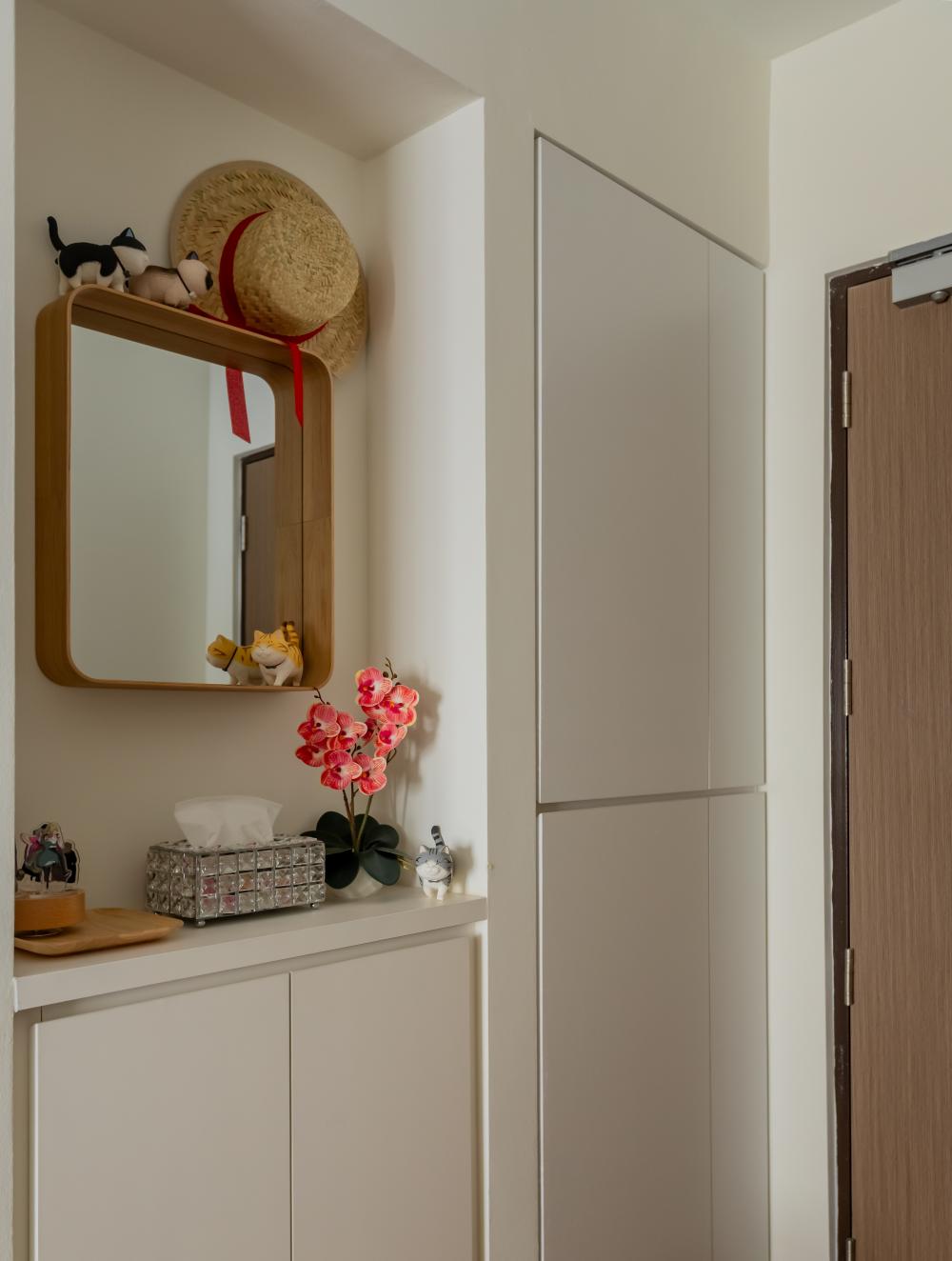 Modern Entryway with Mirror and Shoe Cabinets