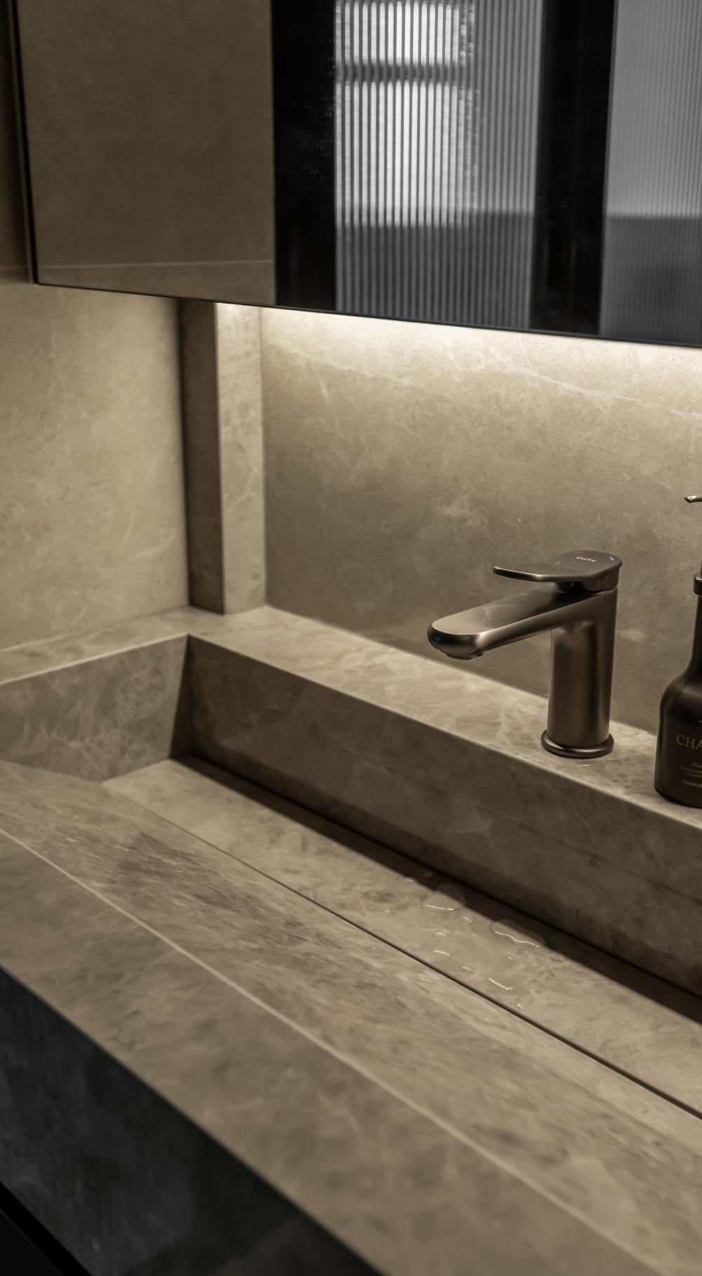 Minimalist Bathroom with Mirror and Bathroom Storage
