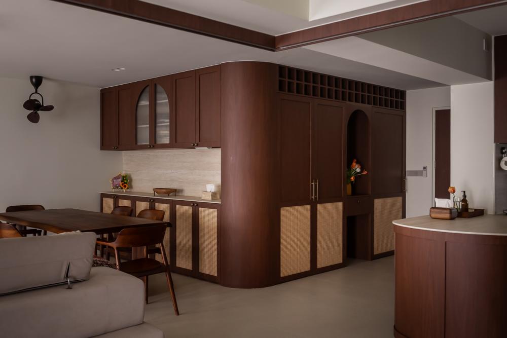 Vintage Entryway with Countertop and Dining Table