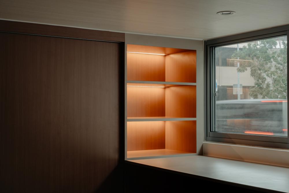Modern Home Office with Bookshelf and Desk