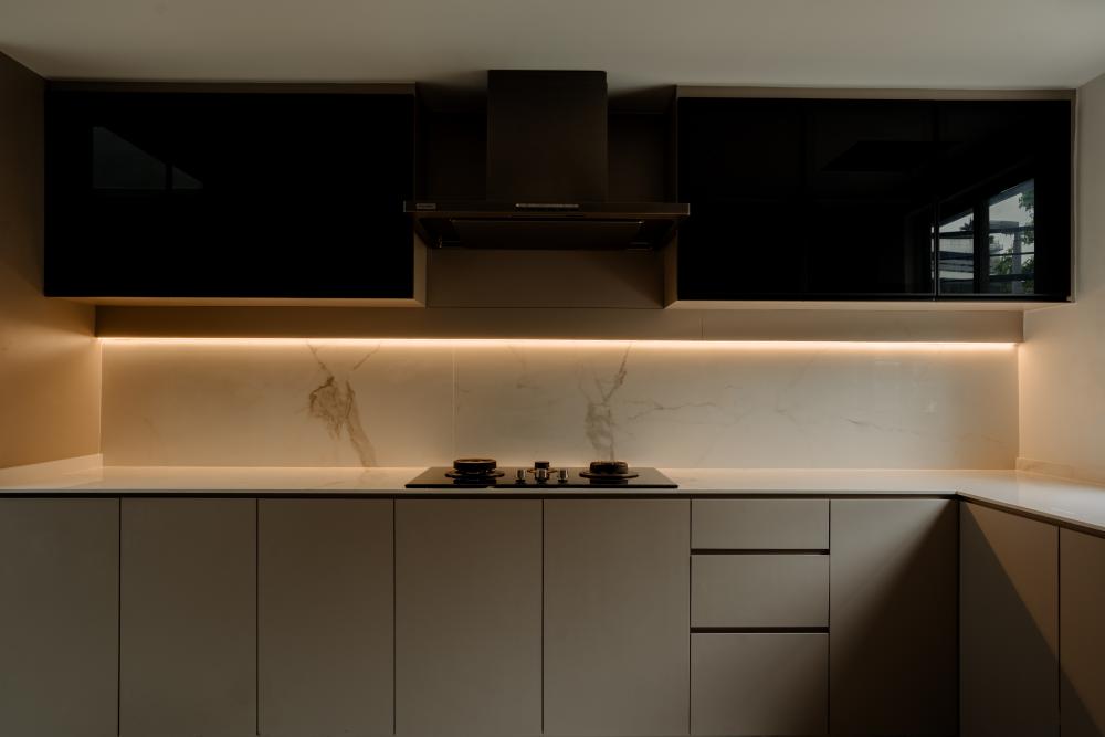 Modern Kitchen with Countertop and Kitchen Island