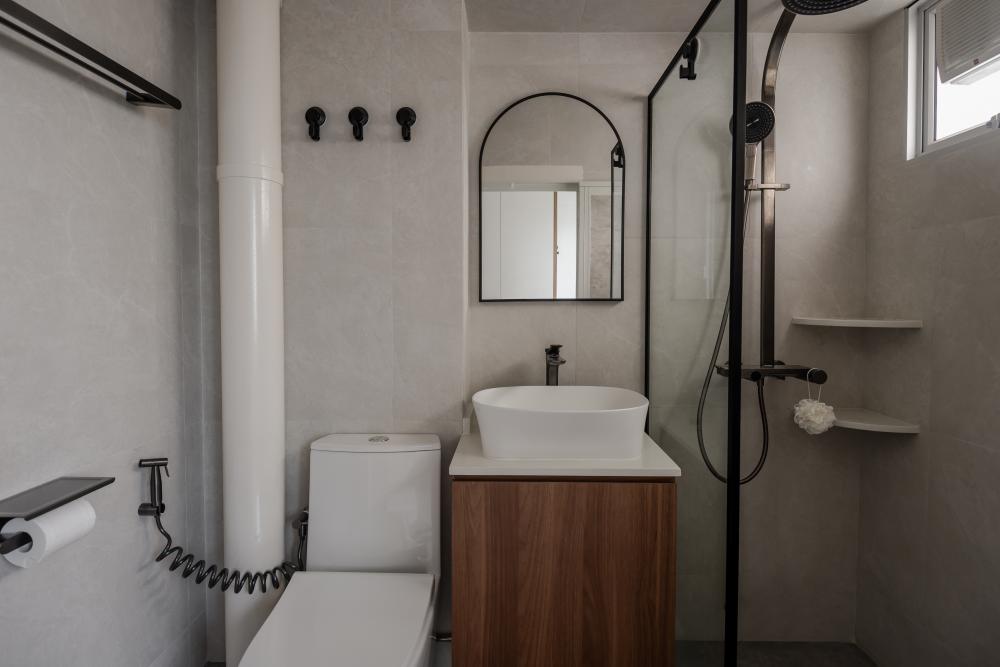 Contemporary Bathroom with Mirror and Shower Screen