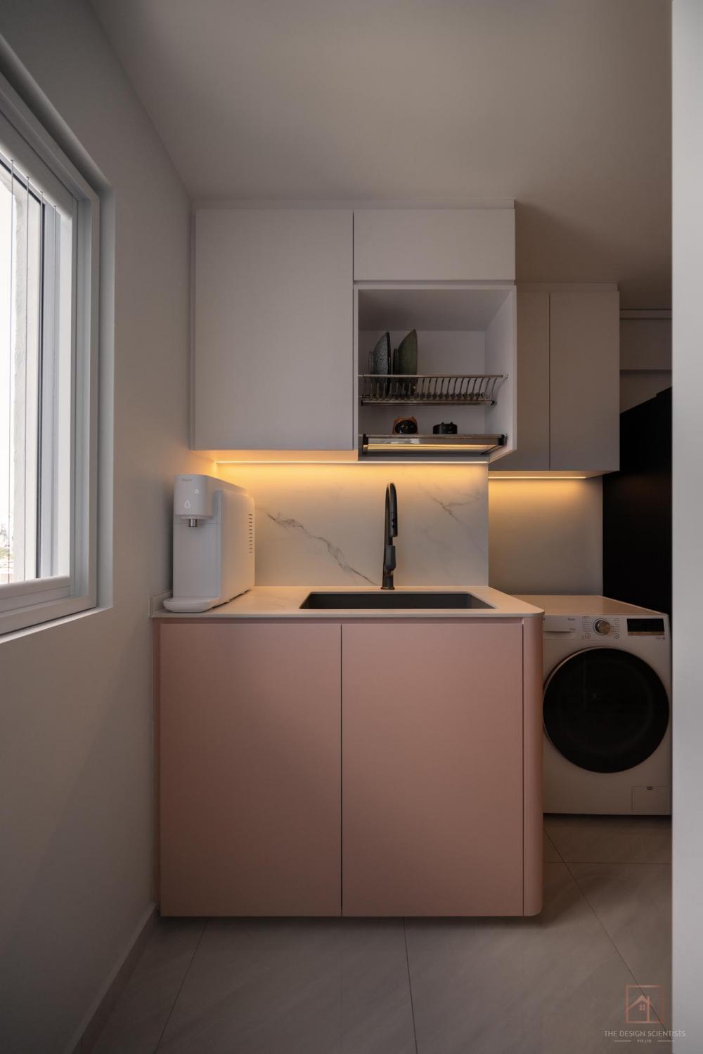 Contemporary Kitchen with Countertop and Homogeneous Tiles