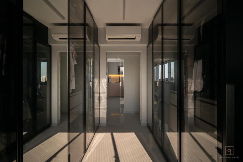 Contemporary Walk-in Wardrobe with Mirror and Wardrobe