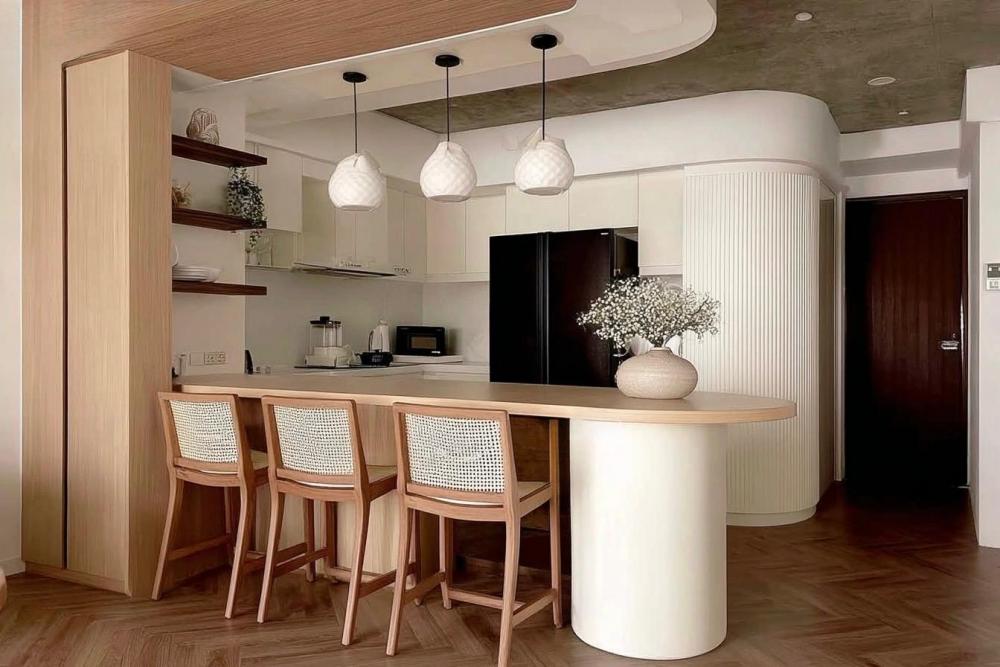 Contemporary Dining Room with Drop Light and Dining Chairs
