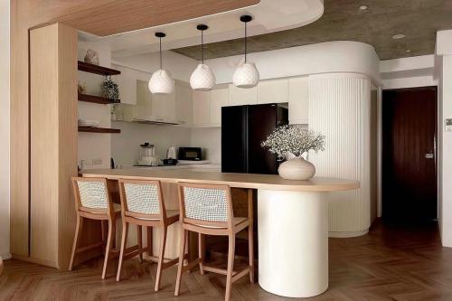 Contemporary New 4-Room HDB by Project J Studio