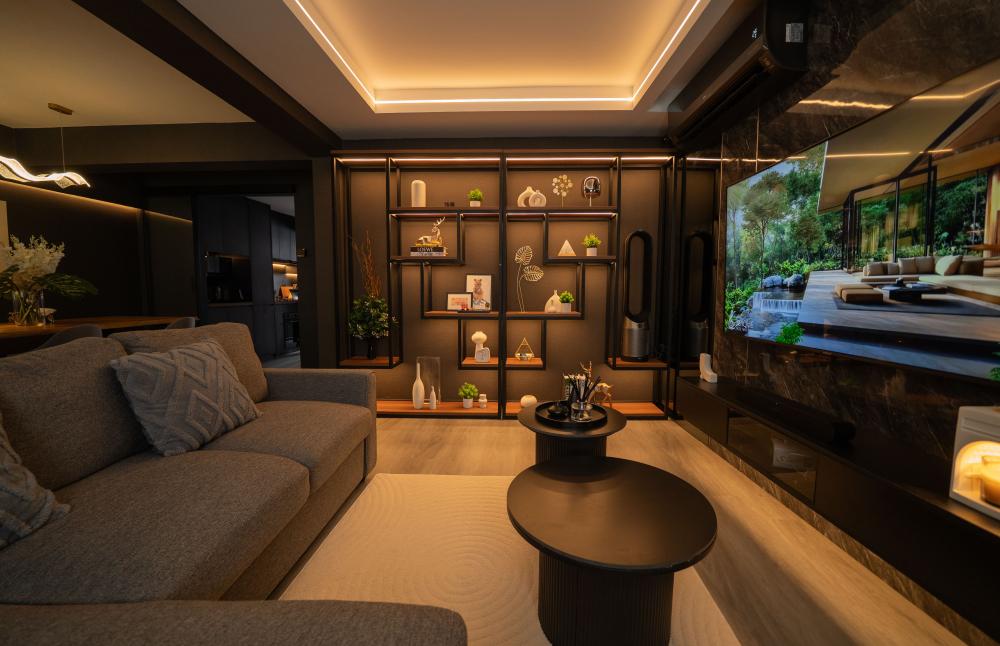 Modern Living Room with Bookshelf and Wood Flooring