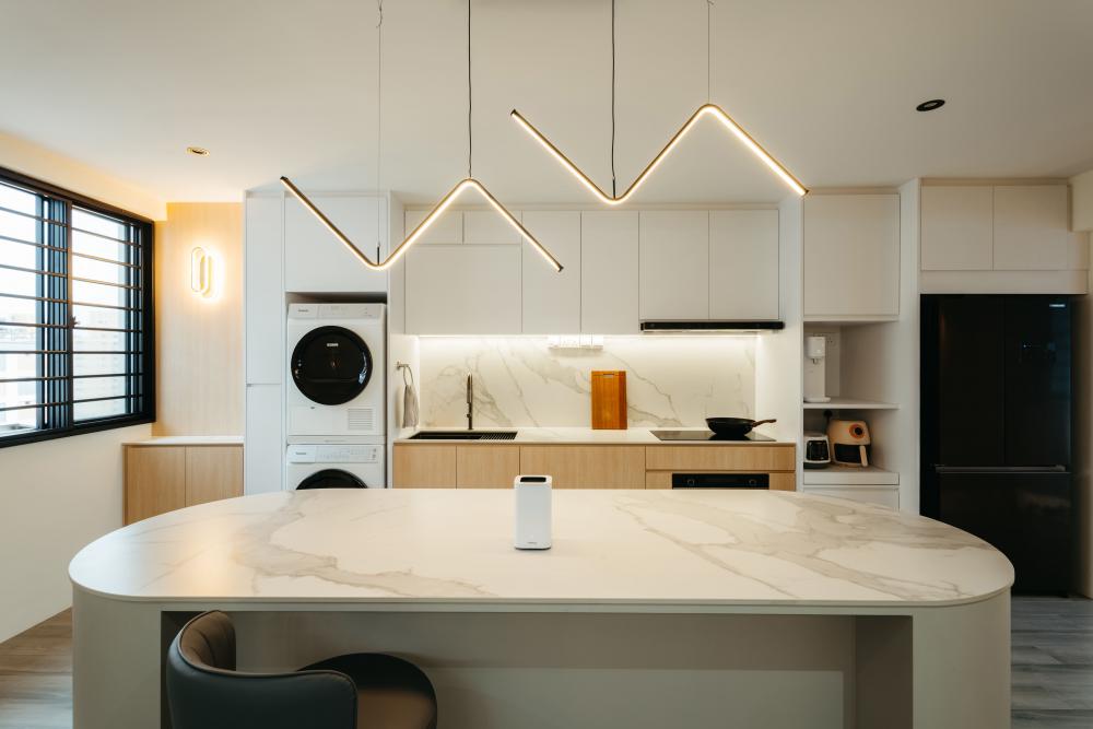 Contemporary Kitchen with Countertop and Open Kitchen