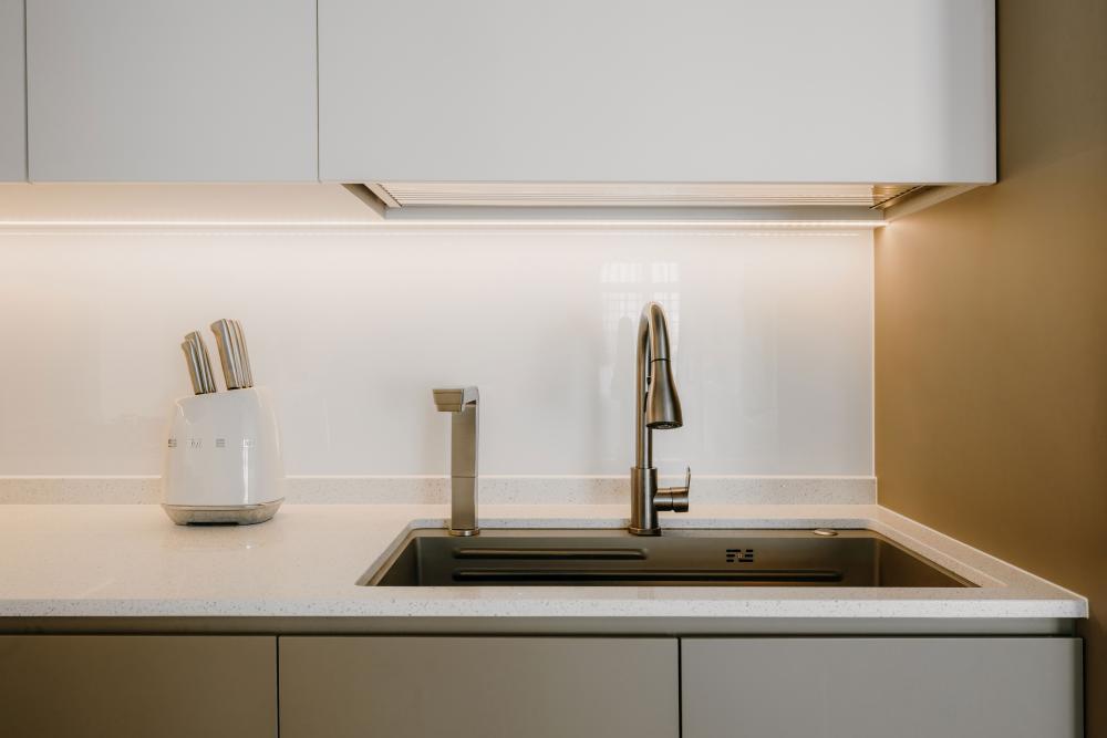Minimalist Kitchen with Countertop and Kitchen Backsplash