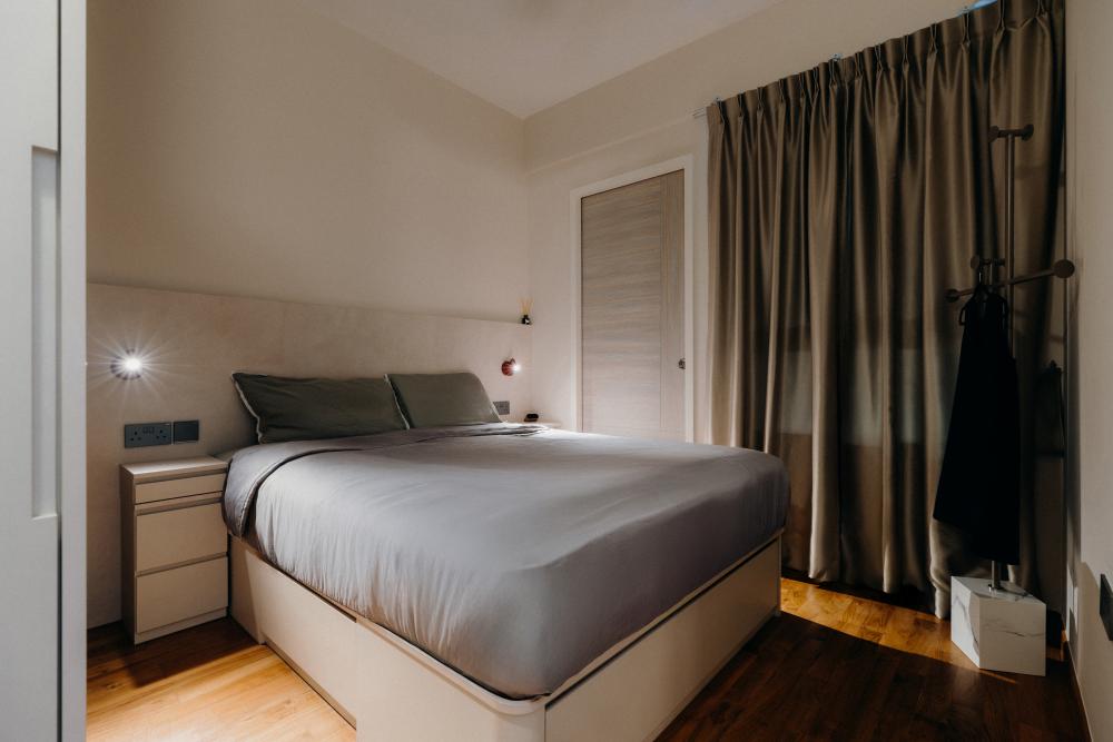 Modern Bedroom with Platform Bed and Bed
