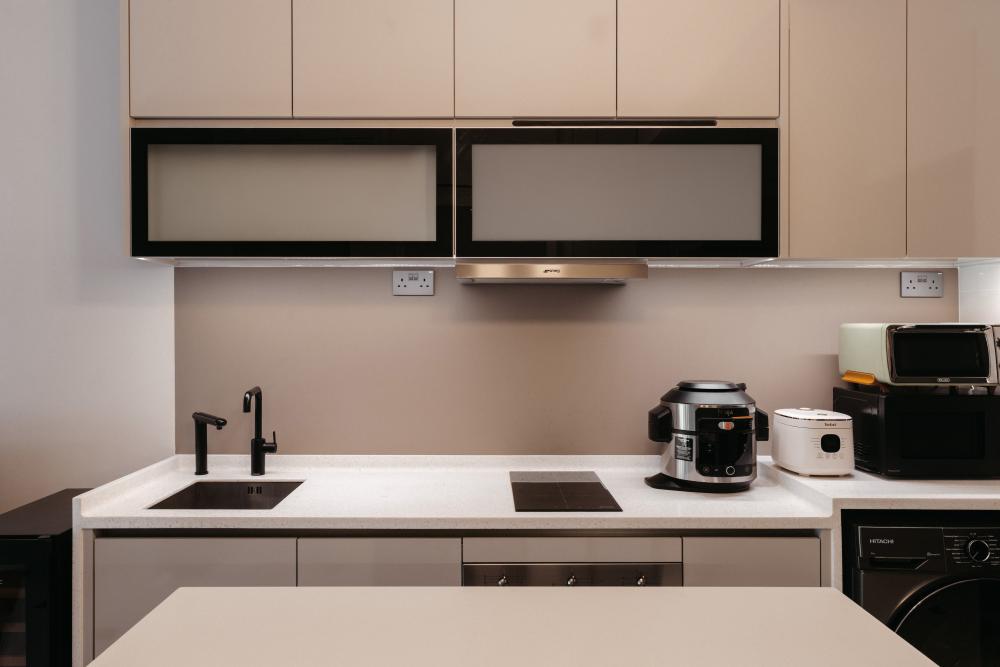 Modern Kitchen with Countertop and Kitchen Island