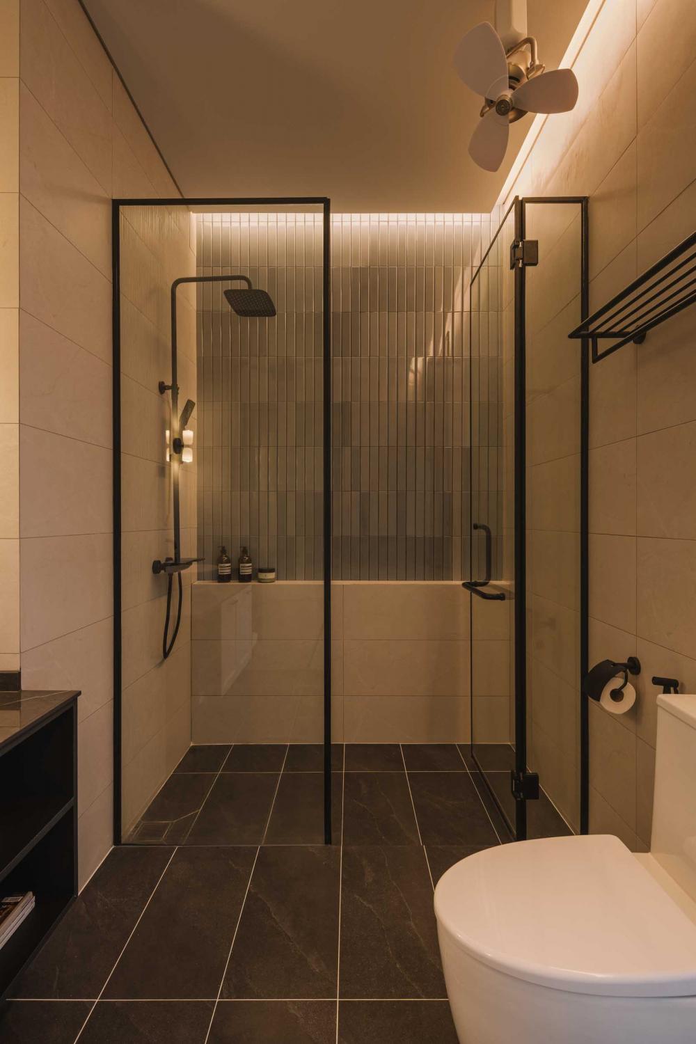 Contemporary Bathroom with Homogeneous Tiles and Shower Screen