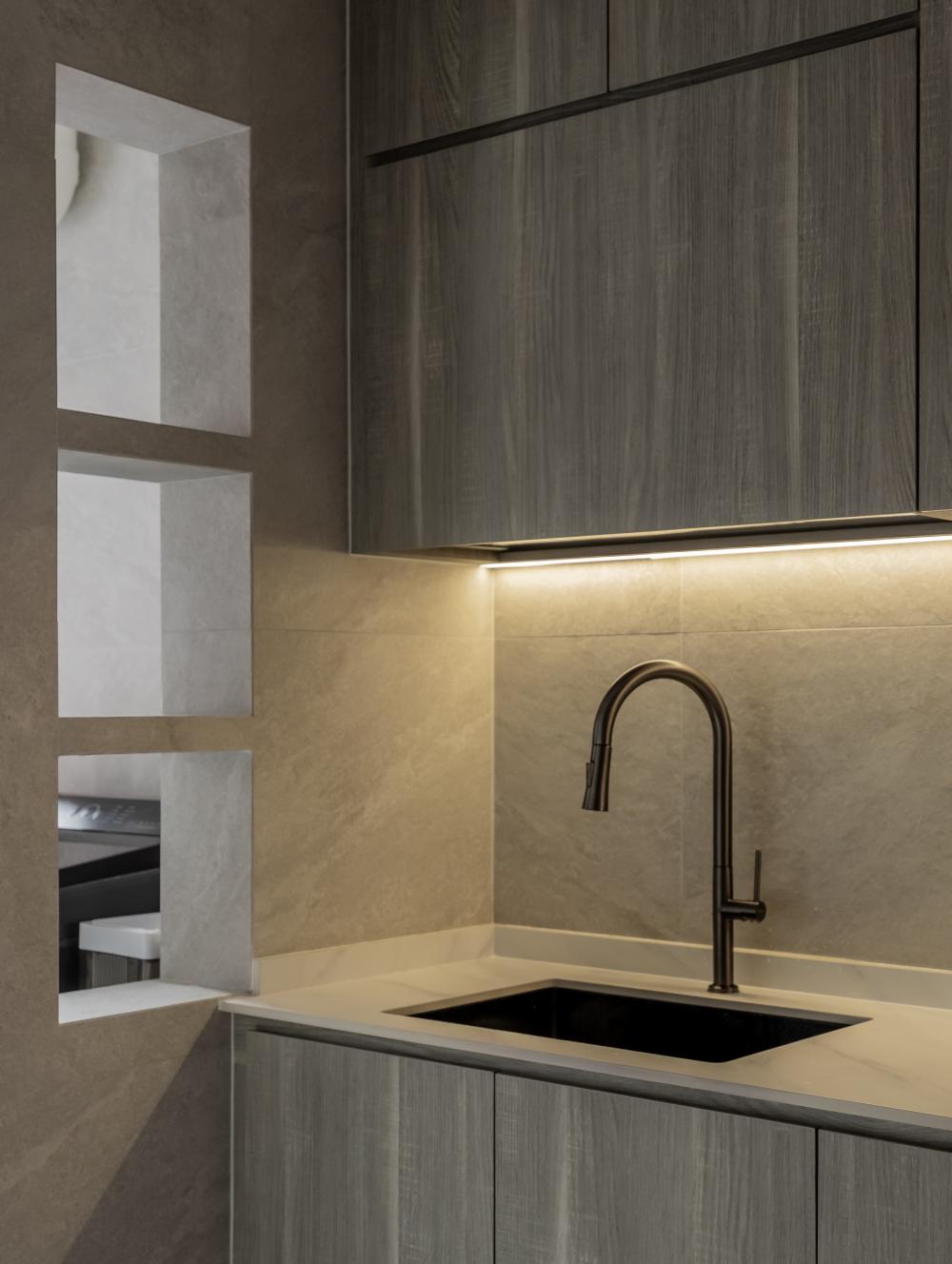Contemporary Kitchen with Countertop and Homogeneous Tiles