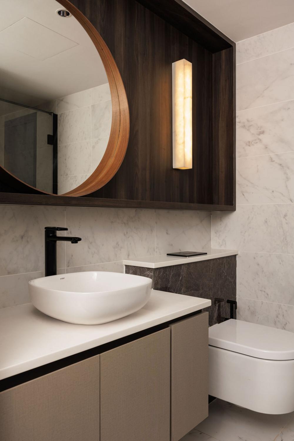 Minimalist Bathroom with Countertop and Homogeneous Tiles