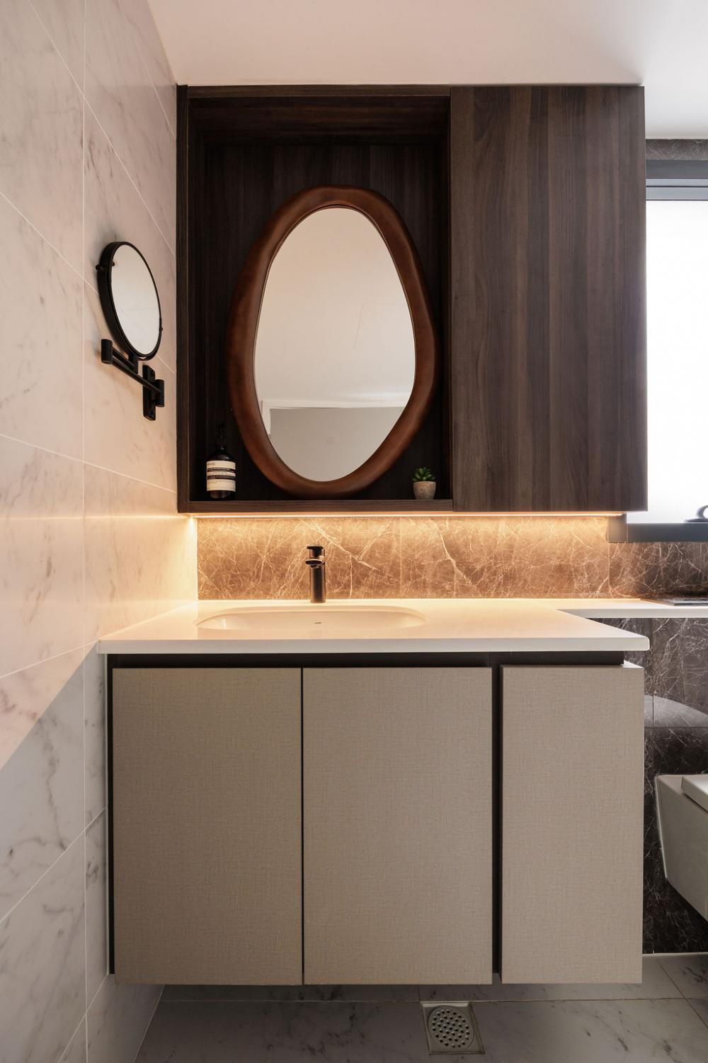 Minimalist Bathroom with Countertop and Wood Flooring