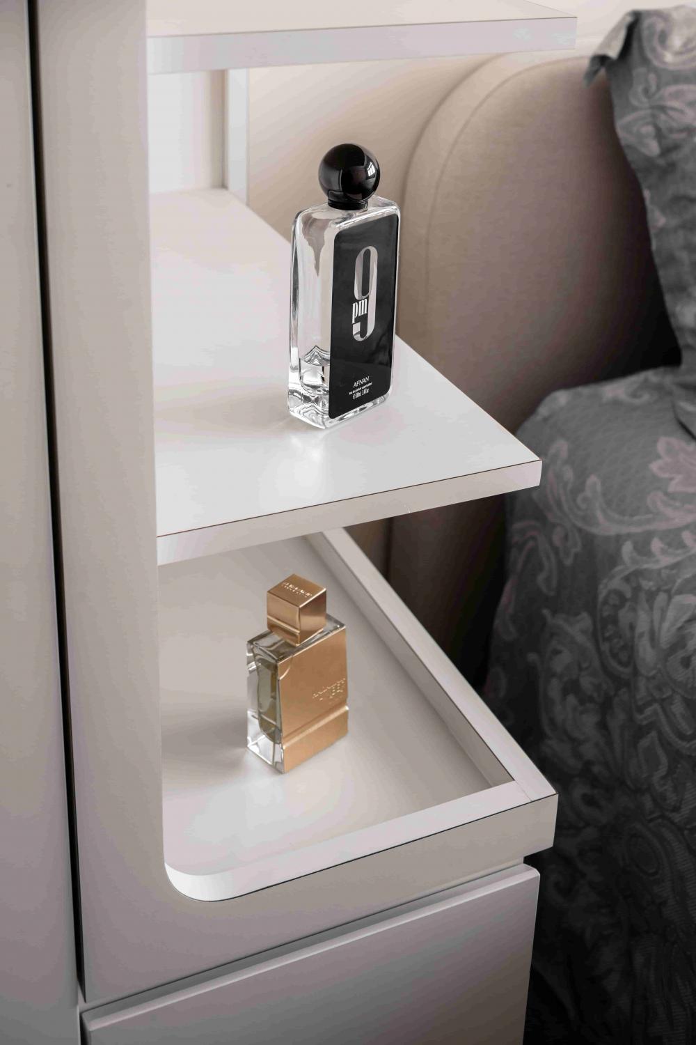 Modern Bedroom with Bookshelf and Bed