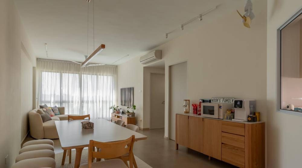 Scandinavian Dining Room with Vinyl Flooring and Dining Table