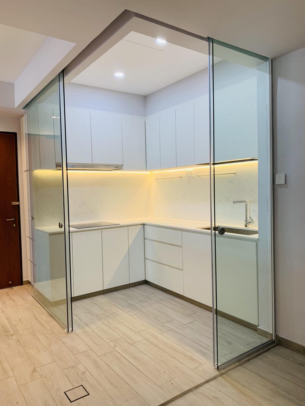 Contemporary Kitchen with Countertop and Open Kitchen