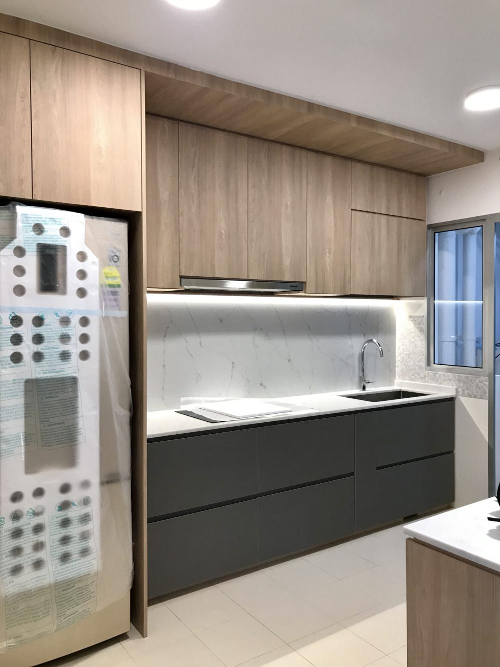 Contemporary Kitchen with Countertop and Kitchen Window