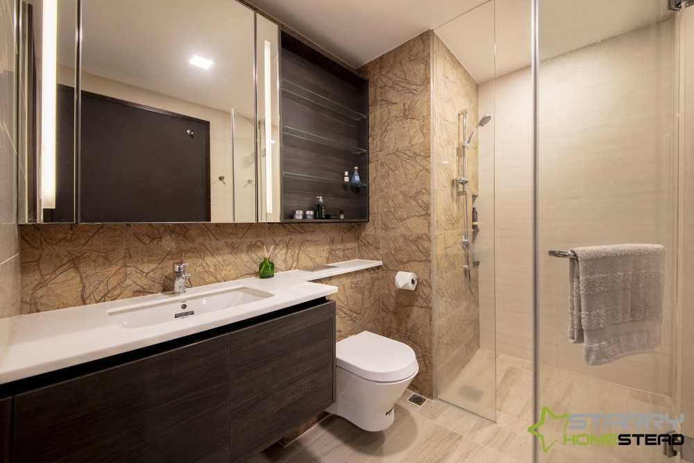 Modern Bathroom with Mirror and Vanity Counter