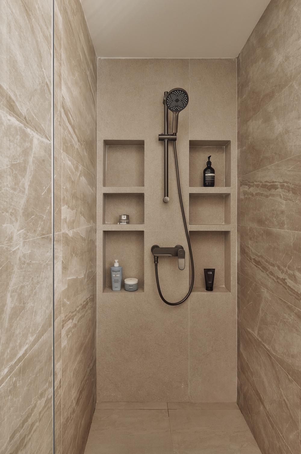 Modern Bathroom with Bathroom Storage and Bathroom Accessories