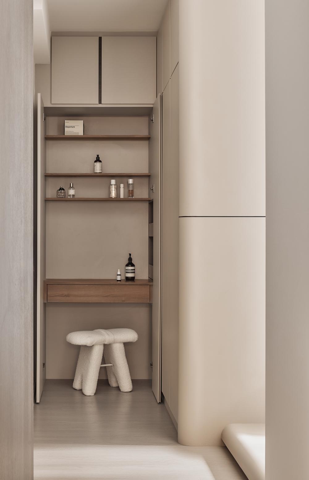 Modern Bedroom with Vinyl Flooring and Vanity Counter