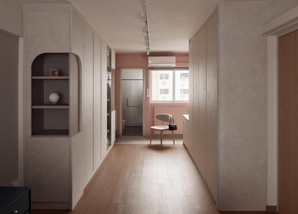 Asian Walk-in Wardrobe with Wardrobe and Small Storage