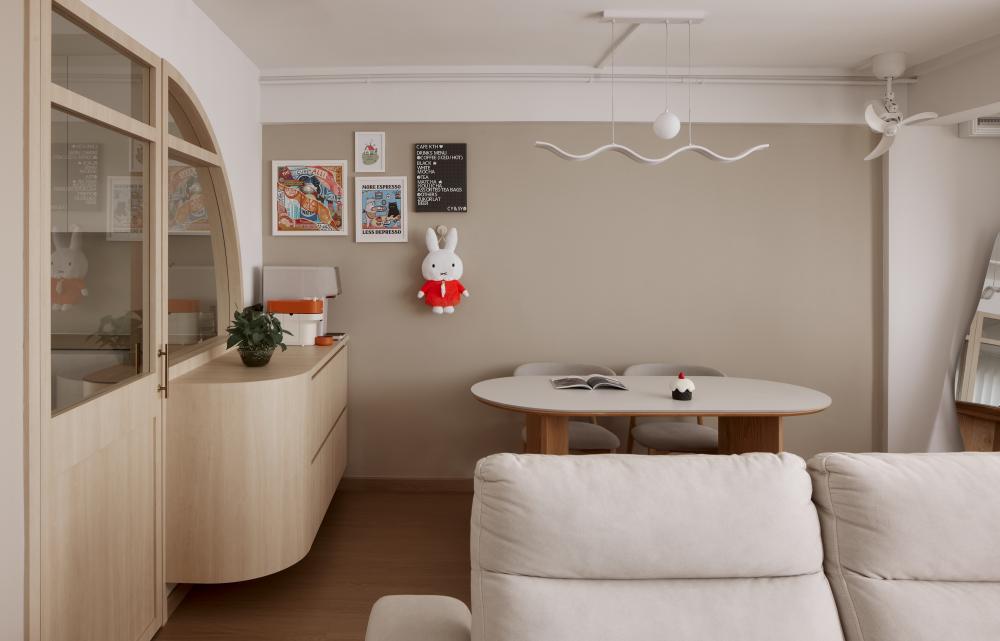 Asian Living Room with Ceiling Light and Ceiling Fan