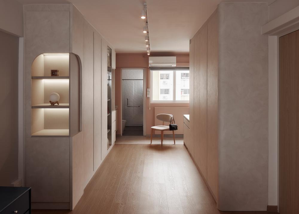Asian Walk-in Wardrobe with Wardrobe and Small Storage