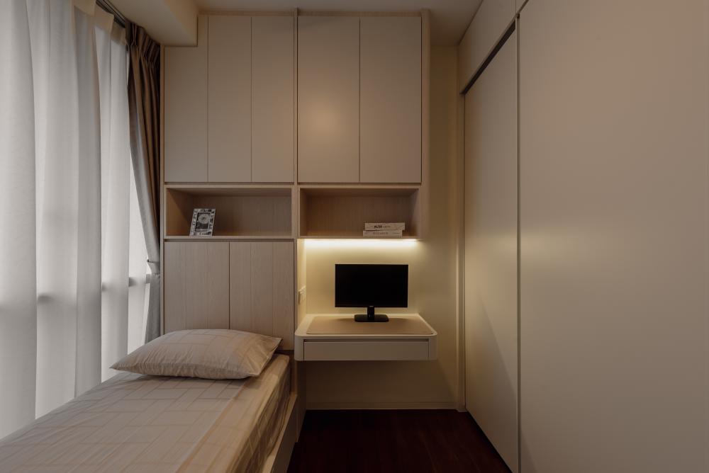 Modern Bedroom with Wardrobe and Sliding Wardrobe