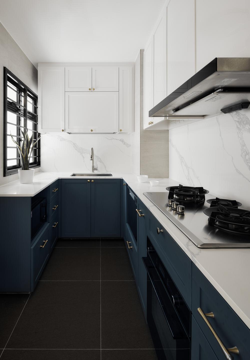 Modern Kitchen with Countertop and Breakfast Counter