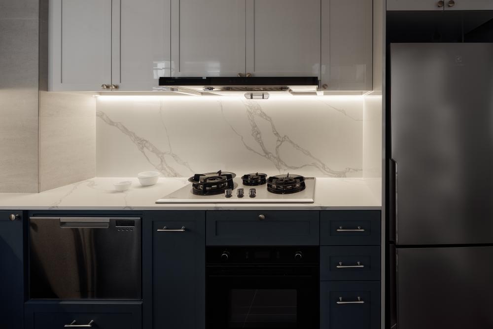 Modern Kitchen with Kitchen Island and Cupboard