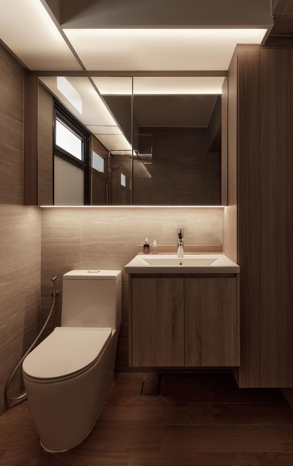 Minimalist Bathroom with Mirror and Bathroom Storage