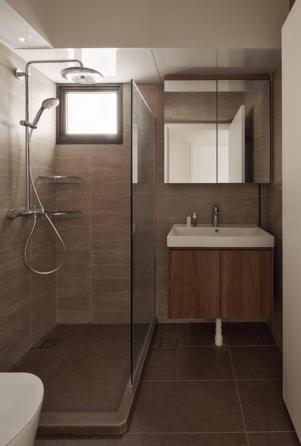 Minimalist Bathroom with Mirror and Bathroom Storage