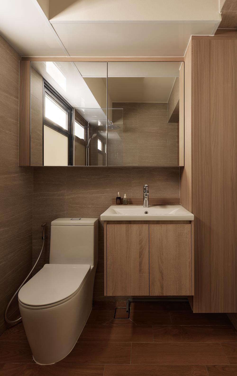 Minimalist Bathroom with Mirror and Bathroom Storage