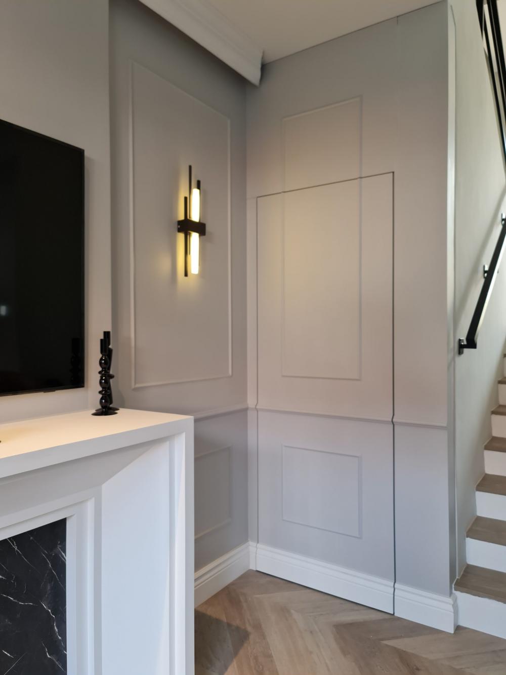 Vintage Living Room with Feature Wall and Lighting
