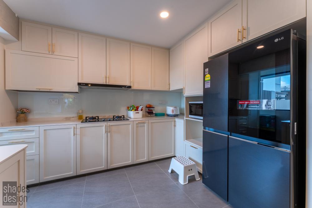 Modern Kitchen with Open Kitchen and Kitchen Backsplash