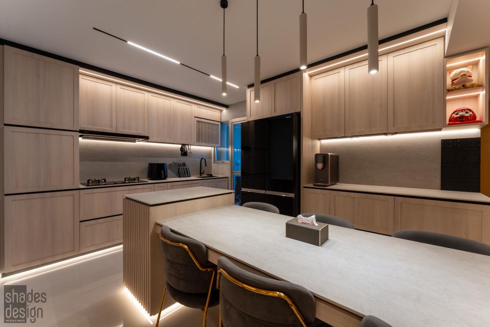 Asian Kitchen with Kitchen Island and Drop Ceiling