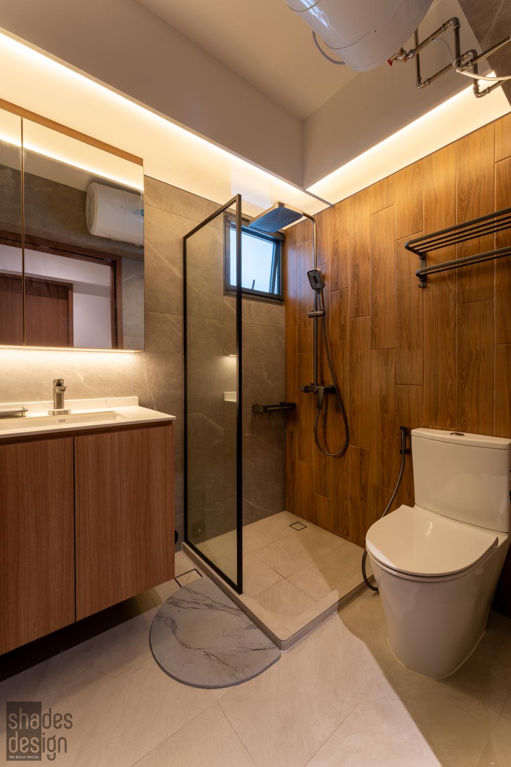 Scandinavian Bathroom with Homogeneous Tiles and Shower Screen