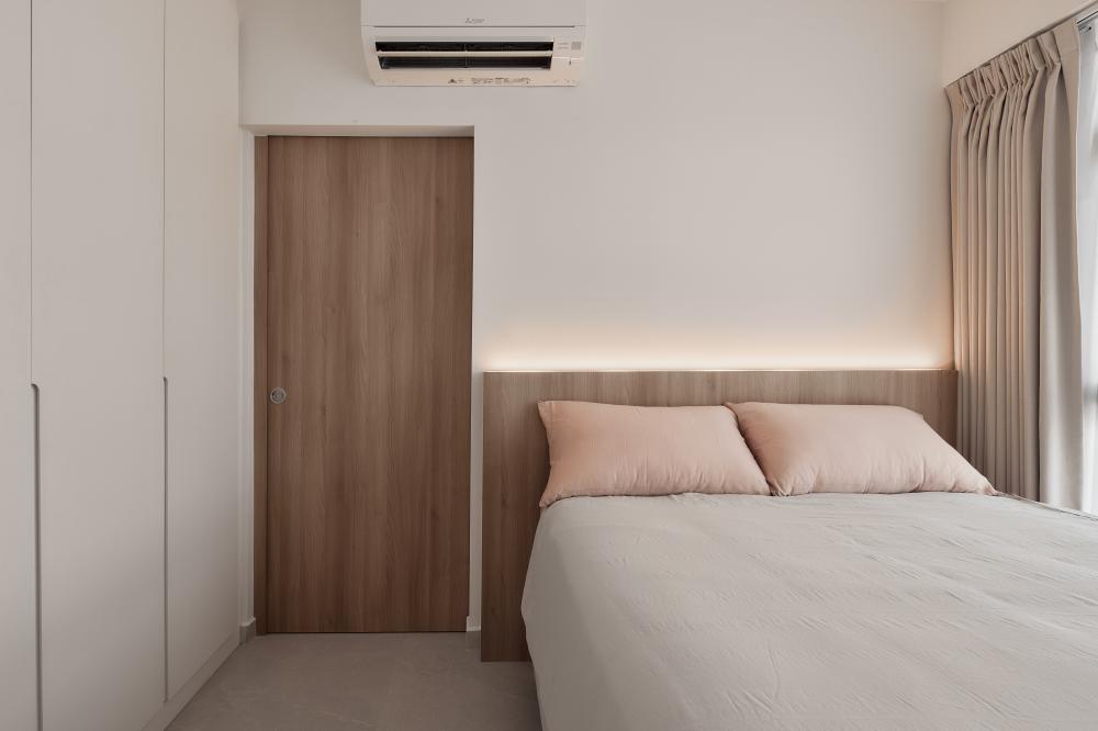 Modern Bedroom with Wardrobe and Queen Bed
